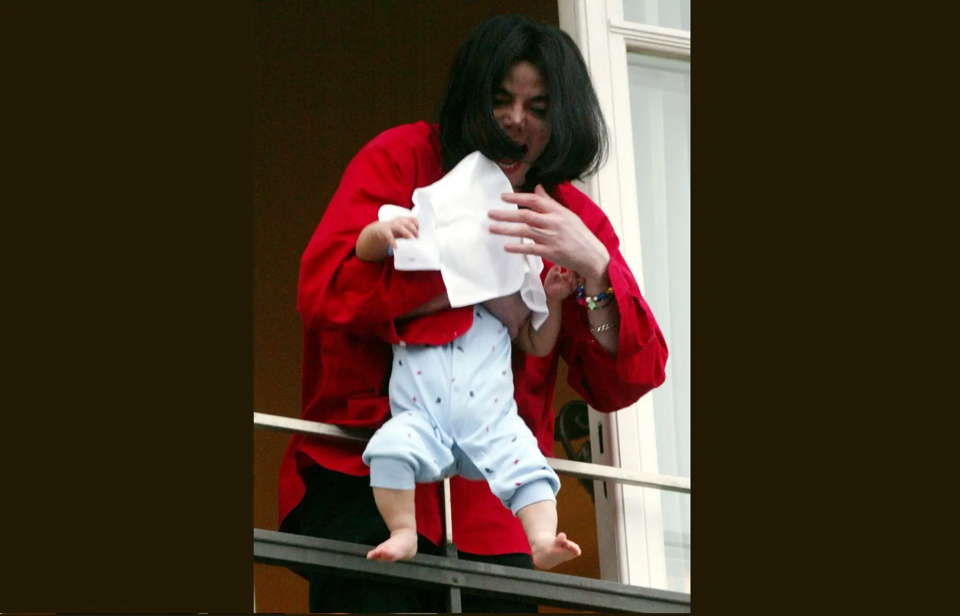 عجیبترین عکسهای خبری چهل سال گذشته/ لحظاتی که تاریخ را متوقف کردند!