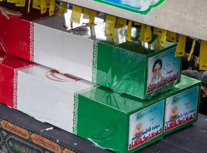 تشییع پیکر وزیر اطلاعات و سه شهید جنگ رمضان در مشهد