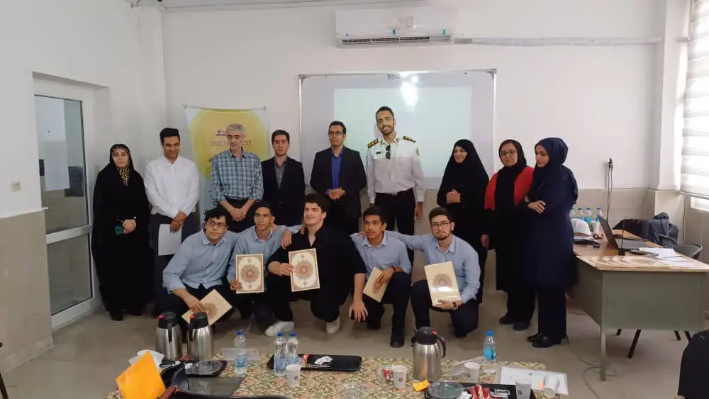 رویداد حل مسئله ترافیکی «ایمناتک» با حضور دانش‌آموزان هنرستان حمزه سیدالشهدا برگزار شد