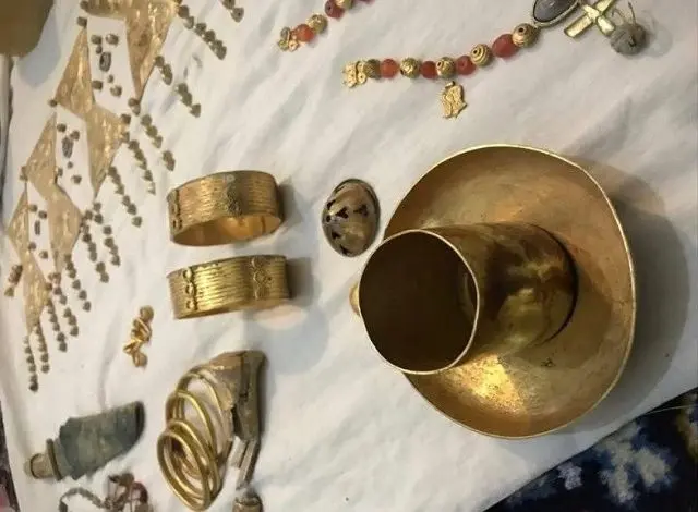 سودای گنج، قربانی میگیرد/ از تونلهای مرگ تا کلاهبرداری با عتیقههای تقلبی/باستانشناس: کلاهبرداران با وعده کشف گنج، کشاورزان را به حفاریهای غیرمجاز میکشانند