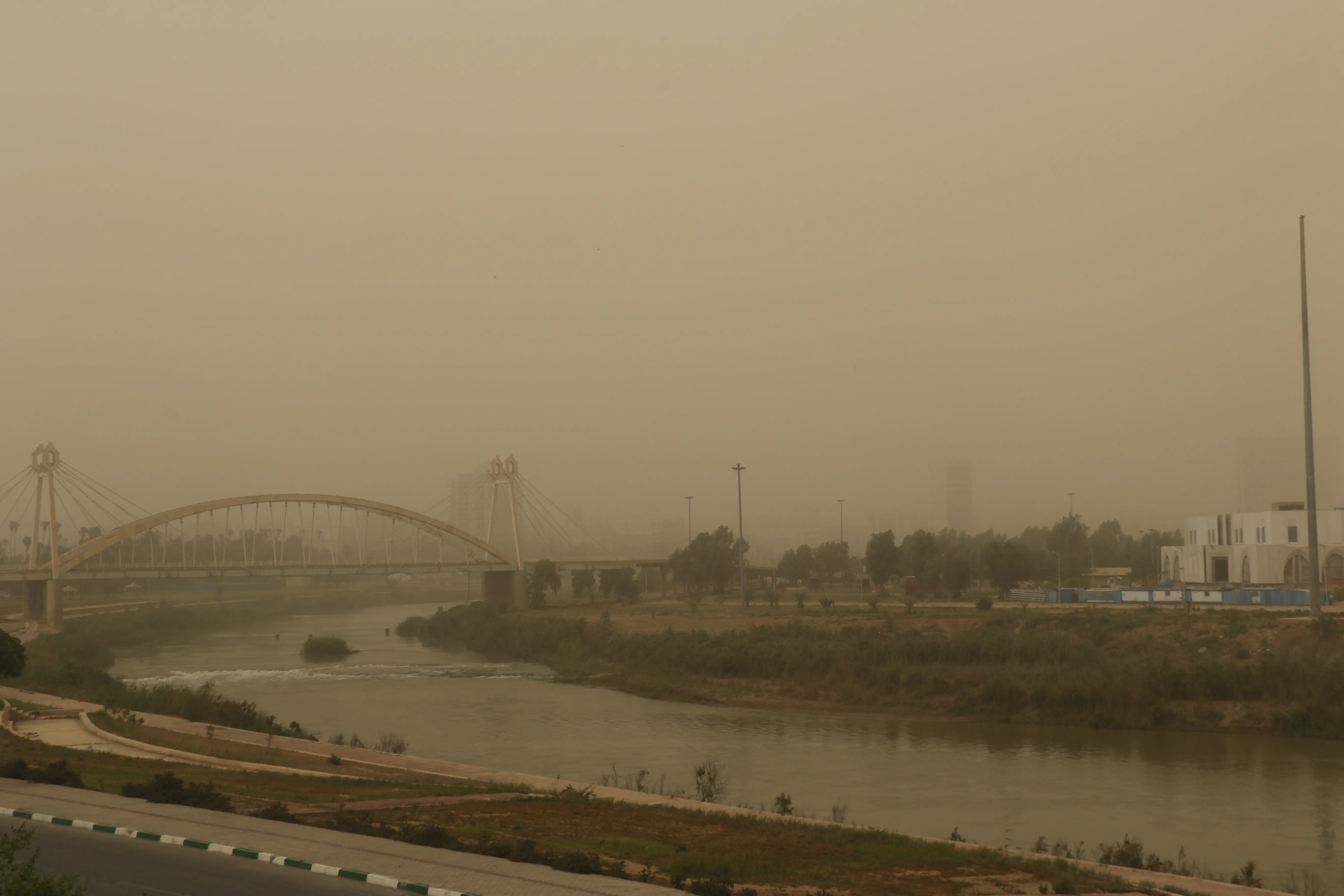 گزارش تصویری ایلنا از گرد وخاک در اهواز