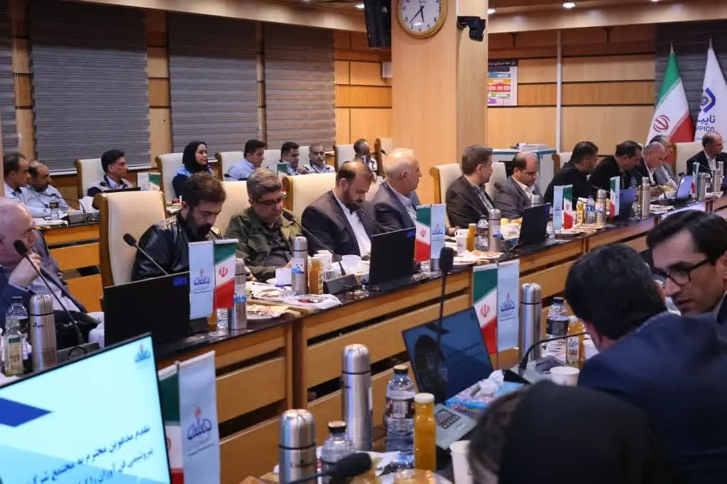 نشست بررسی چالشها و رفع گلوگاههای پتروشیمیهای تابعه تاپیکو به میزبانی پتروشیمی فنآوران برگزار شد