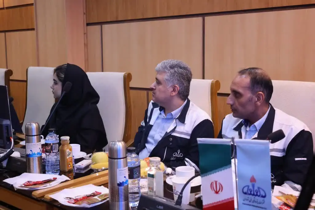 نشست بررسی چالشها و رفع گلوگاههای پتروشیمیهای تابعه تاپیکو به میزبانی پتروشیمی فنآوران برگزار شد