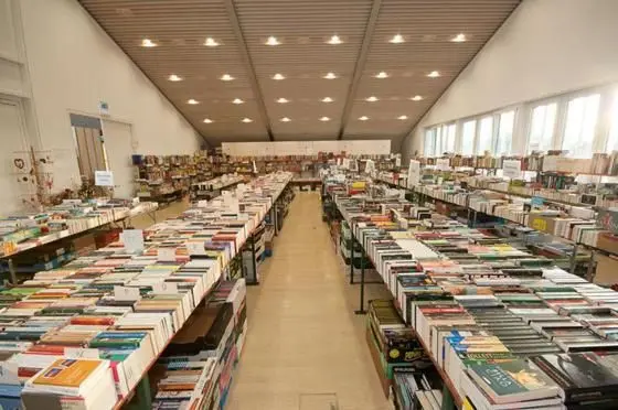 آیا خرید کتاب دست دوم کار بی کلاسی است؟