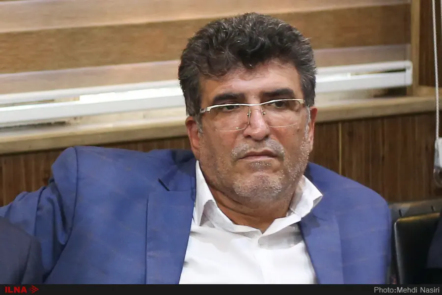 لاستیک 3 میلیونی، 8 میلیون در بازار فروخته میشود/ 30 درصد از خردهفروشان ورشکست شدهاند/ مازاد تولید به افراد خاص داده میشود/تولیدکنندگان ملزم به ارائه آمار به اتحادیهها نیستند