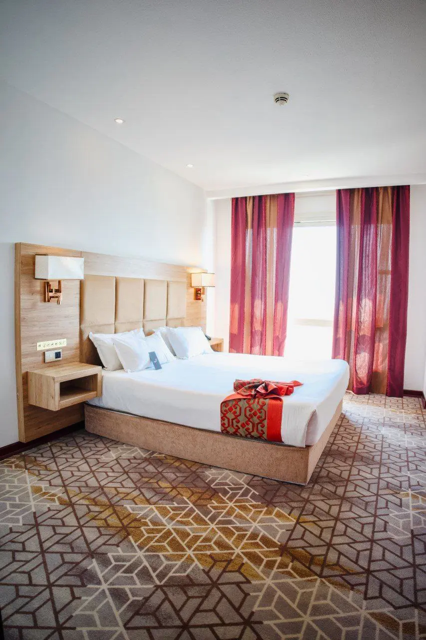 استقبال چشمگیر مسافران از "هتل بزرگ کوروش کیش" پس از جنگ