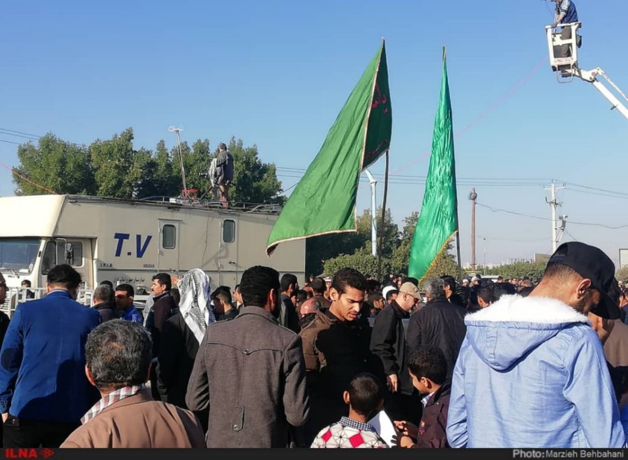 سیل بشری بمدن 'آبادان' و'خرمشهر' لتشییع جثمان الشهید المهندس