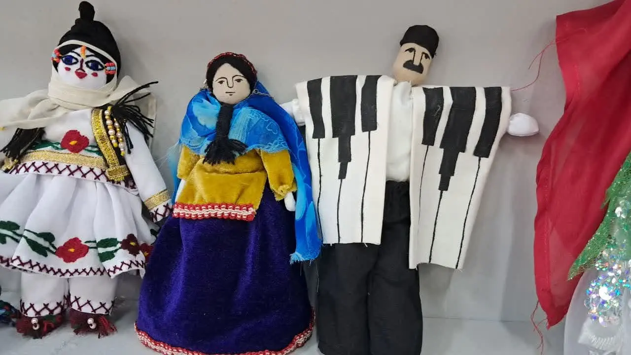 نمایشگاه عروسک‌های بومی اقوام ایرانی در ماهشهر گشایش یافت