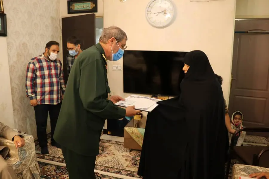 دیدار جانشین فرمانده کل سپاه با خانواده شهدای شهرری