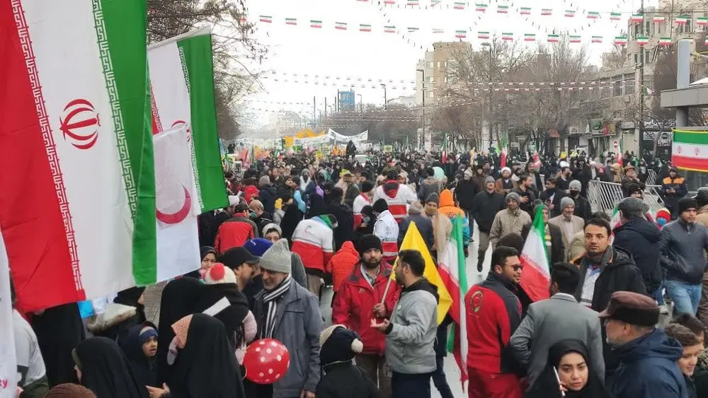 برگزاری جشن ۴۶ سالگی انقلاب ایران با حضور گسترده مردم+فیلم و عکس