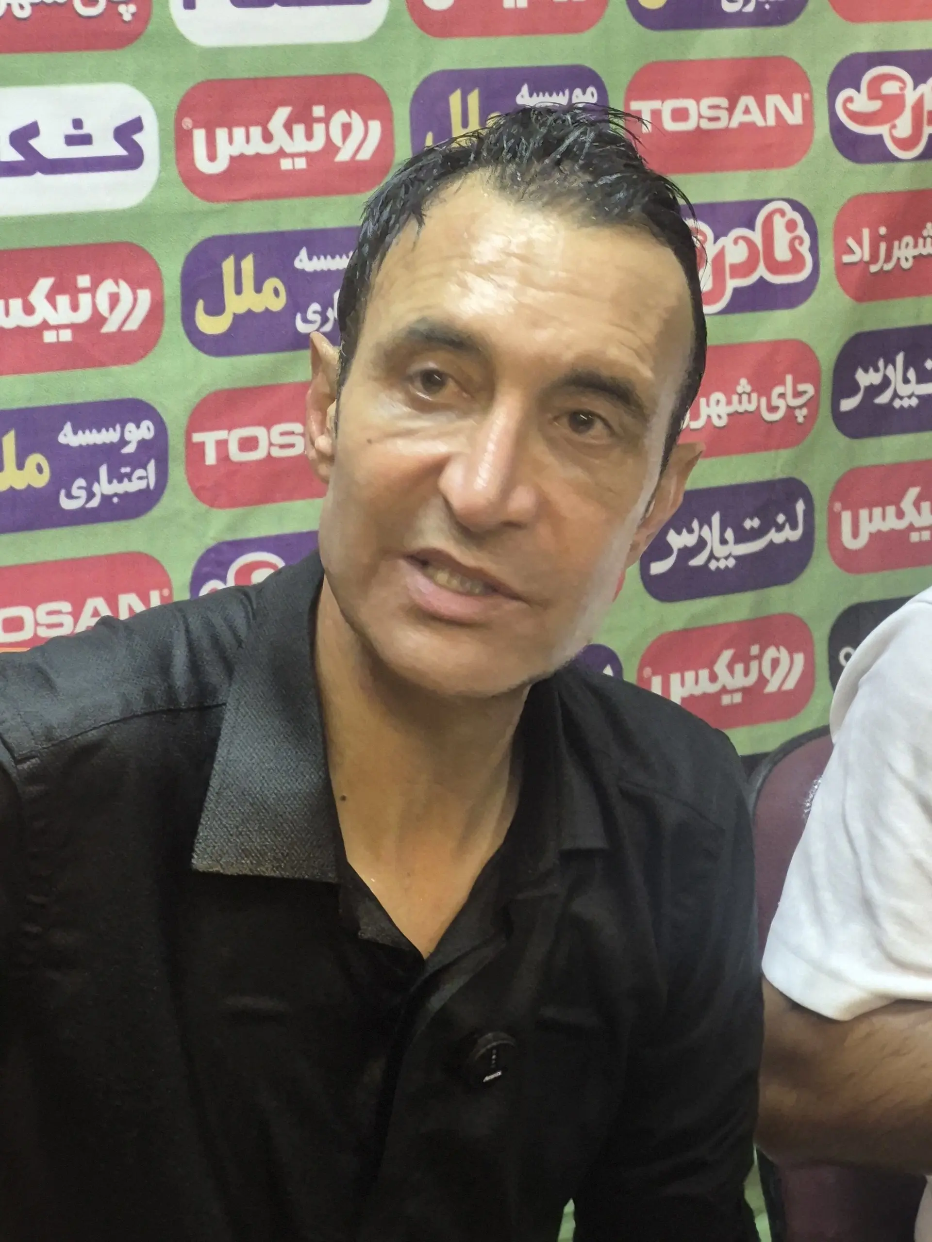 جشن متفاوت قهرمانی نساجی در نشست خبری عنایتی (عکس)