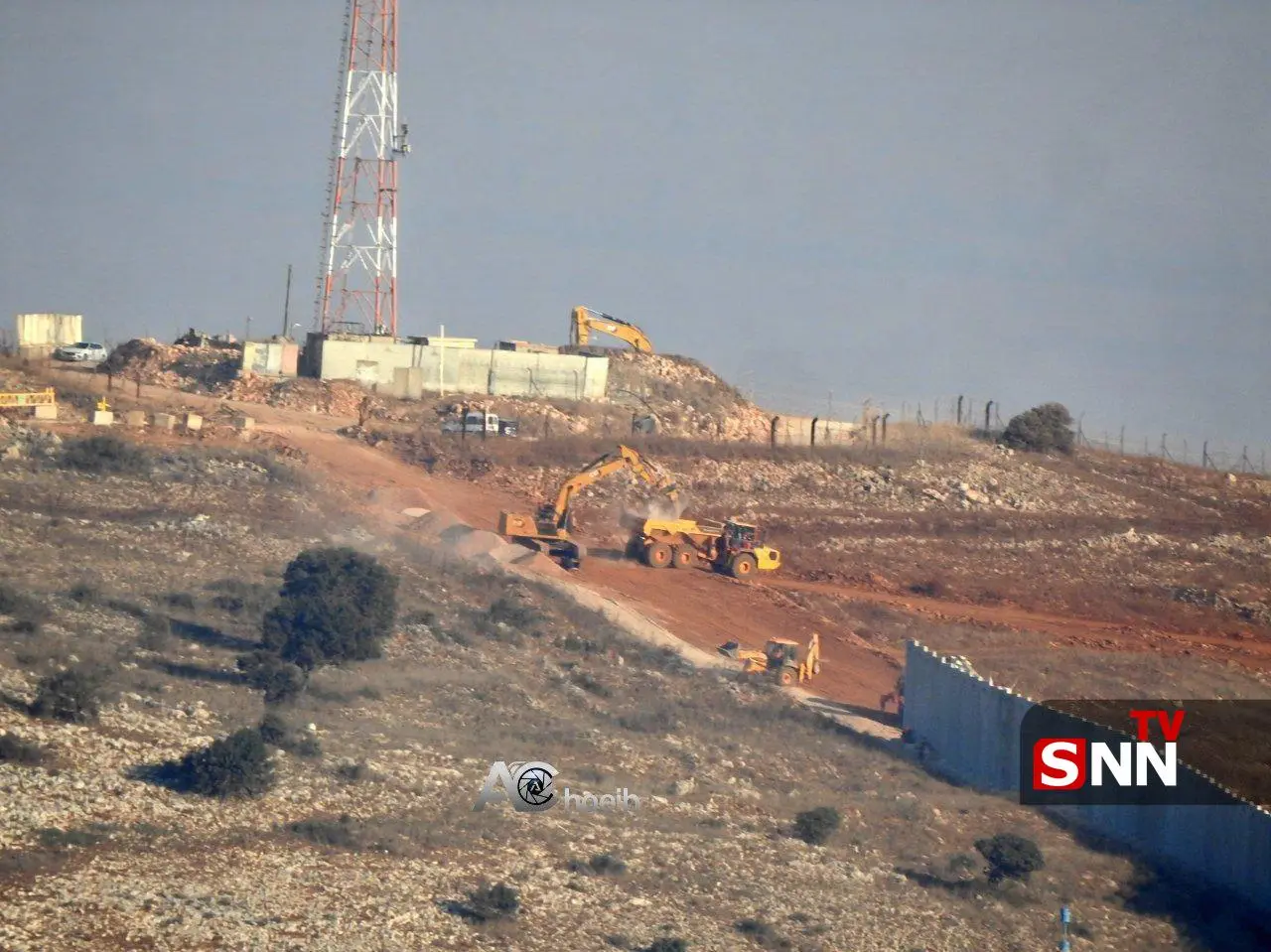 آغاز ساخت دیوار در مناطق اشغال شده فلسطین توسط صهیونیست ها+عکس