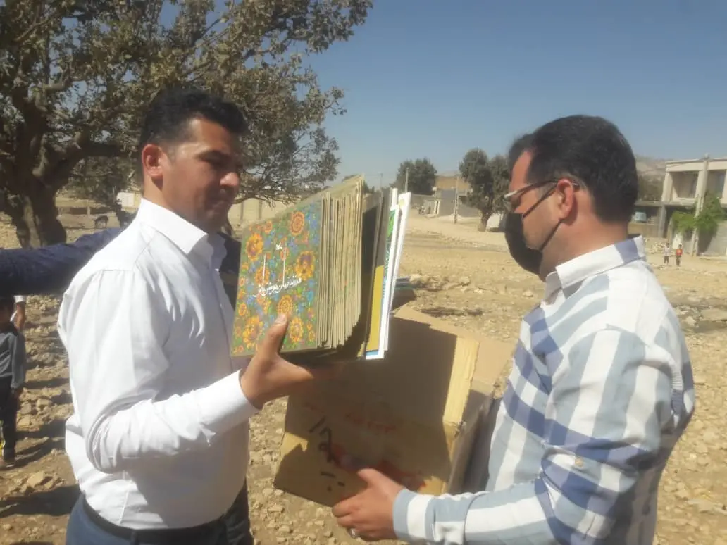 تندیس بلوط با حضور دانشآموزان در دزپارت خوزستان رونمایی شد + تصاویر