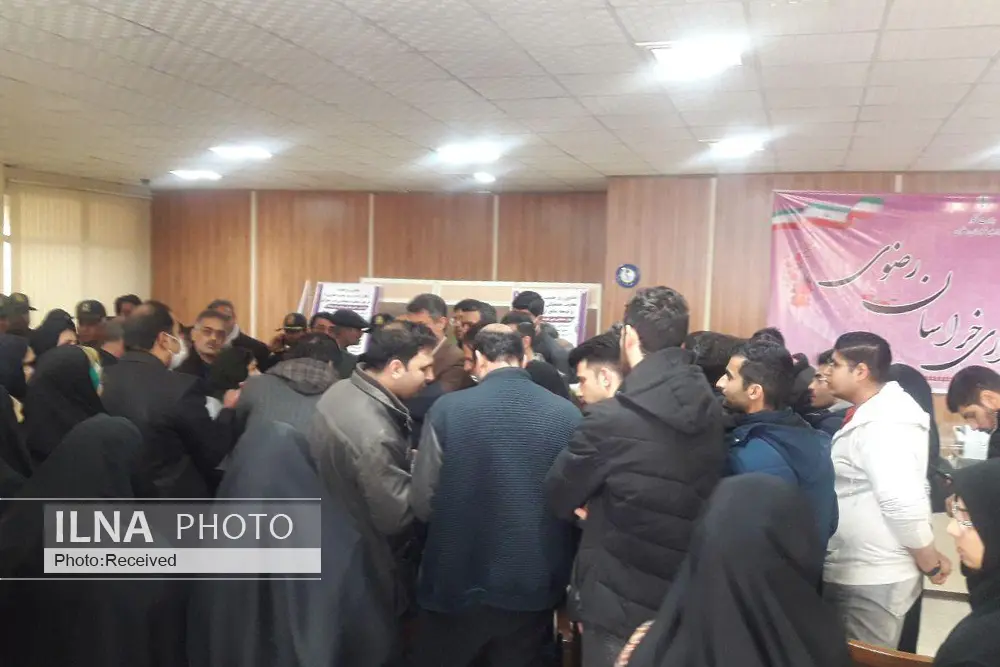 اعتراض پرستاران مشهد مقابل استانداری/ از ۱۲ مرداد به هیچکدام از وعدهها عمل نکردند