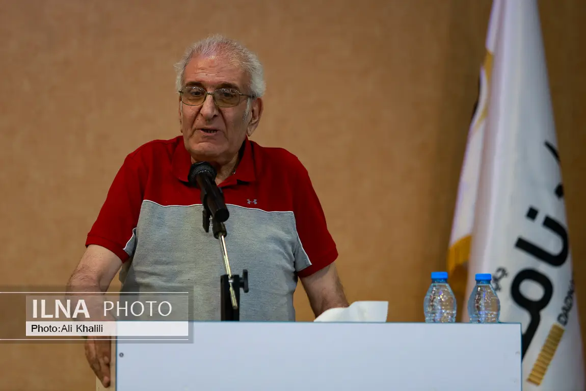 رونمایی از مجموعه شعر سعید امکانی؛ «بهار همینجا پشت چراغ قرمز سبز خواهد شد» + عکس