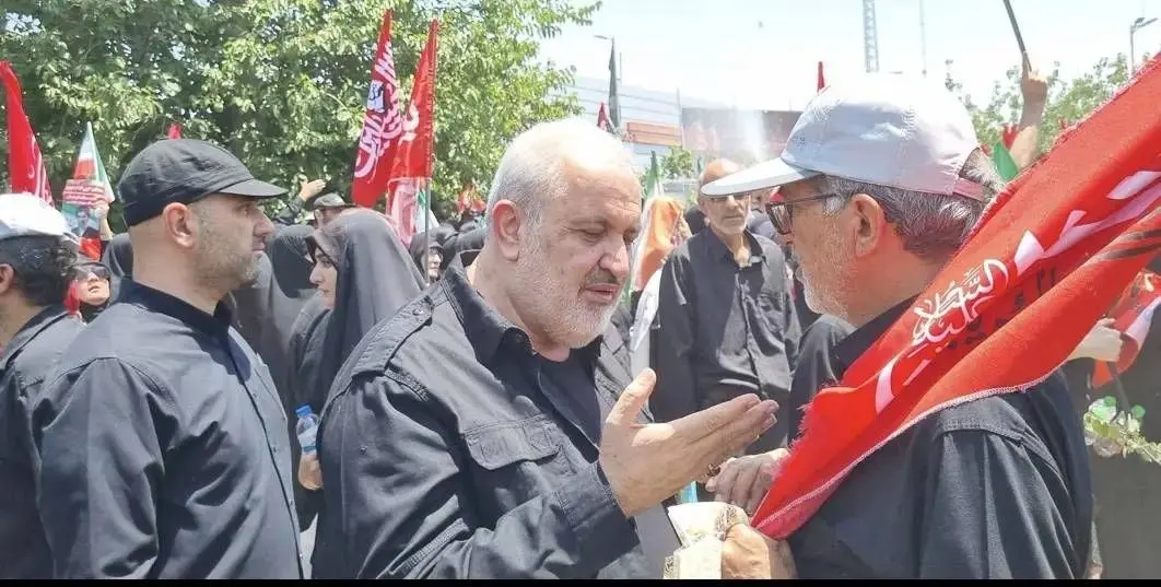 برگزاری مراسم تشییع پیکر رهبر شهید انقلاب در تهران/همه با پرچم‌های سرخ آمدند