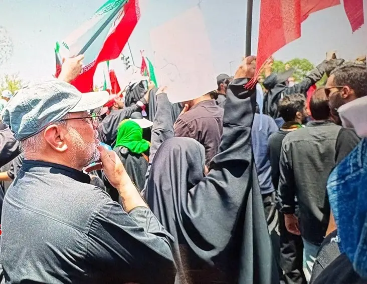 برگزاری مراسم تشییع پیکر رهبر شهید انقلاب در تهران/همه با پرچم‌های سرخ آمدند