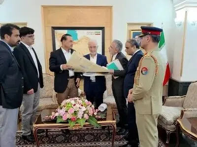 فرمانده ارتش و وزیر کشور پاکستان تهران را ترک کردند
