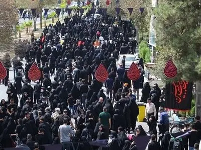 جمع‌آوری کمک‌های مردمی در پیاده‌روی جاماندگان اربعین توسط کمیته امداد