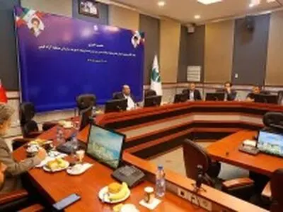 نشست صمیمانه سرپرست معاونت توسعه مدیریت سازمان منطقه آزاد کیش با اصحاب رسانه
