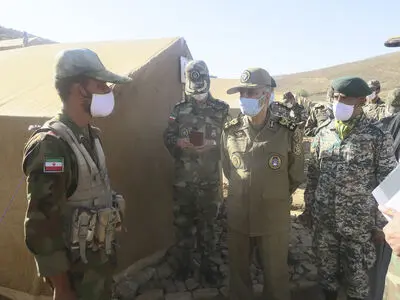 بازدید سرزده سرلشکر موسوی از اردوگاه دانشجویان افسری ارتش