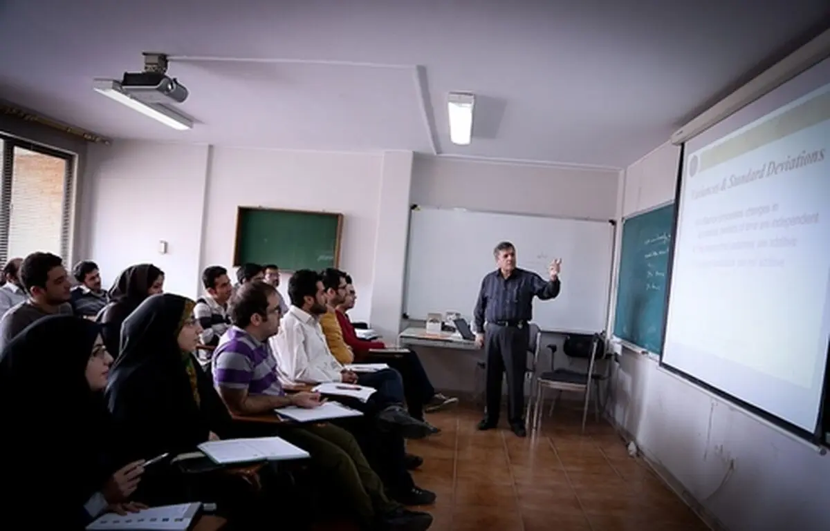 خروج ۵۰۰ تا۶۰۰ استادِ درجه یک از گردونه آموزش عالی/ دلسردی و ایجاد جو بی‌اعتمادی در میان دانشگاهیان