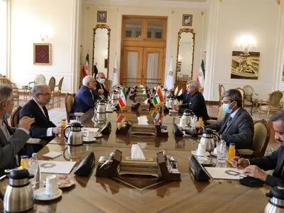  ظریف با وزیر خارجه هند دیدار و گفت‌وگو کرد