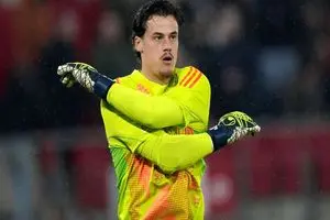 تمدید قرارداد گلر درخشان رم تا 2030