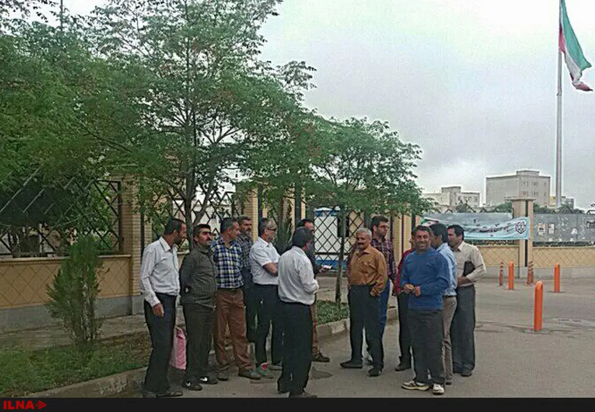 کارگران رنگین نخ سمنان برای پنجمین بار تجمع کردند 