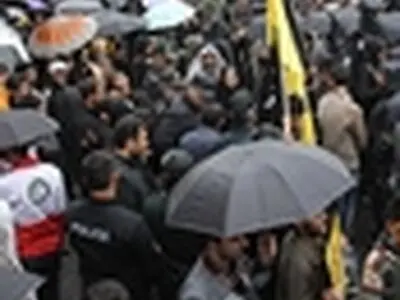 بدون شک نماد روشن عاشورا یوم‌الله ۱۳ آبان است