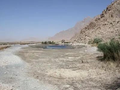 آبرسانی با تانکر به تالاب هشیلان از هفته آینده آغاز می‌شود/ نگران تبدیل تالاب به کانون ریزگردیم