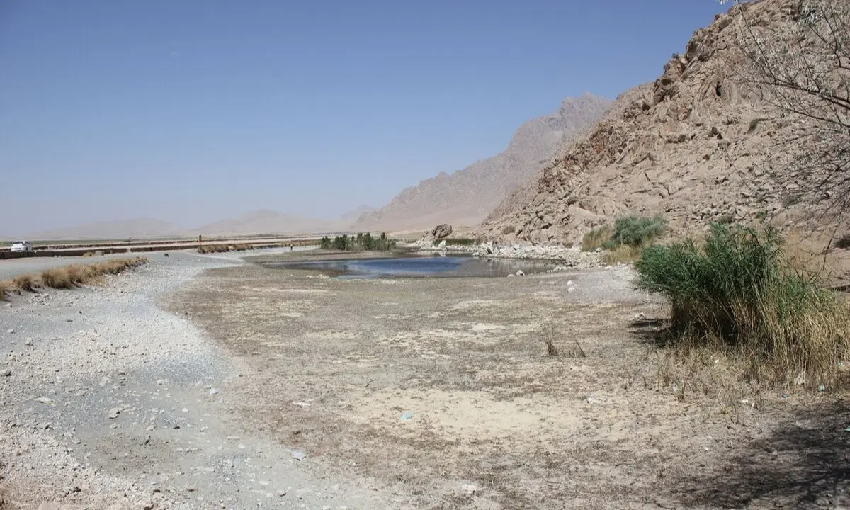 آبرسانی با تانکر به تالاب هشیلان از هفته آینده آغاز می‌شود/ نگران تبدیل تالاب به کانون ریزگردیم