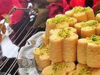 طرز تهیه شیرینی نخودچی خانگی برای عید