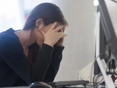 از هر پنج زن یک نفر در محیط کار قربانی آزار و خشونت می‌شود