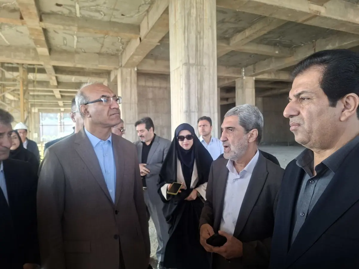 بازدید معاون وزیر راه و شهرسازی از روند احداث بیمارستان ۵۵۰ تخت‌خوابی کرمانشاه
