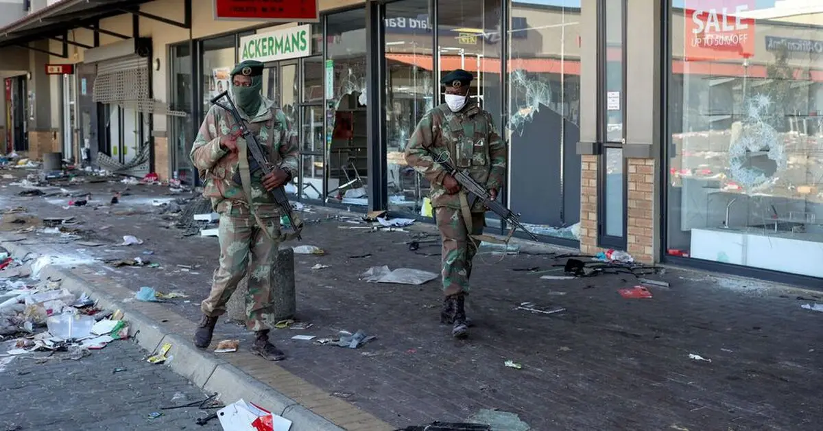 Worst violence in years spreads in South Africa as grievances boil over