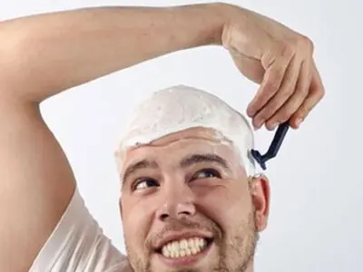 آیا تیغ زدن مو‌ها را ضخیم می‌کند؟ 