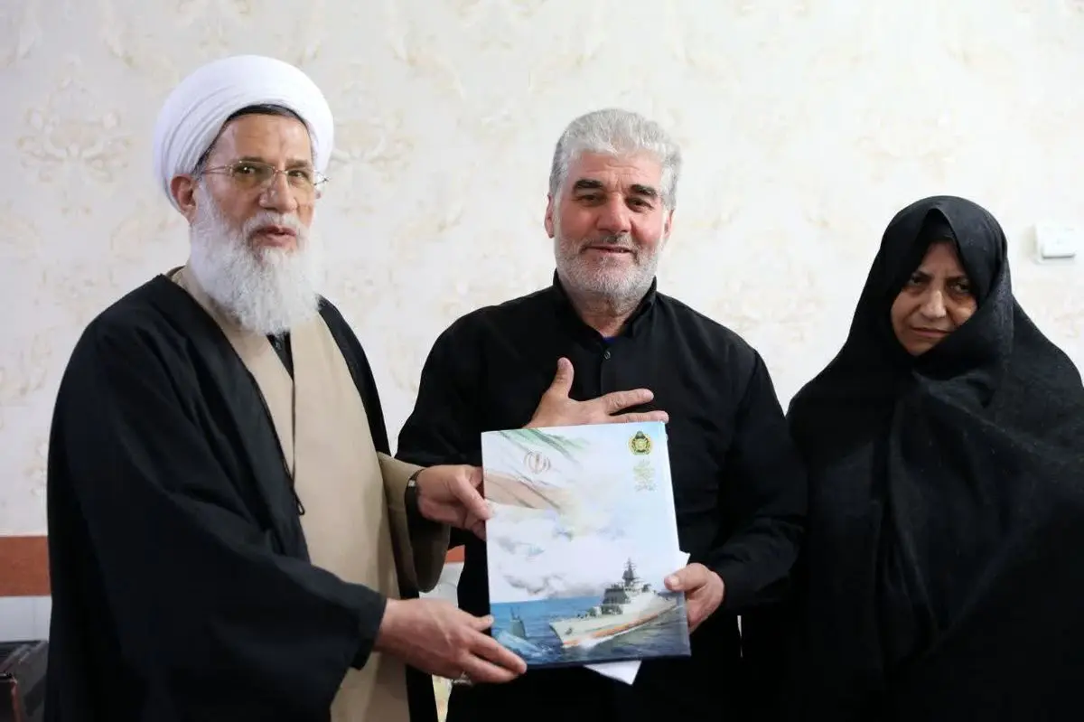 دیدار رییس سازمان عقیدتی سیاسی ارتش با خانواده شهید رقیبی