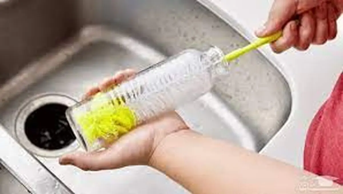 تمیز کردن بطری آب و شستشوی صحیح قمقمه آب