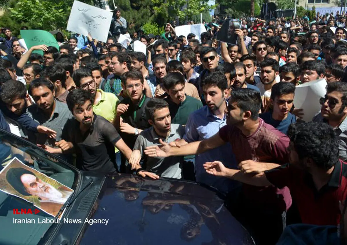 از شعار «آزادی زندانیان سیاسی» تا پیامک‌ هشدار تشکل‌های اصولگرا+عکس