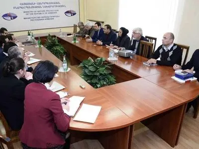 سفیر ایران با وزیر حفظ محیط‌زیست ارمنستان دیدار کرد