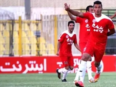 شاکری: بخاطر جدایی از پرسپولیس ناراحت شدم / خوب کار کنیم راحت می‌بریم