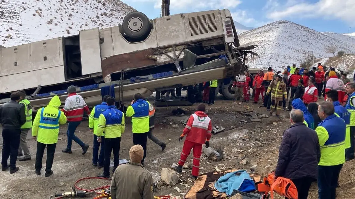 مرخص شدن ۳۰ نفر از مجروحان واژگونی اتوبوس در جاده تربت‌حیدریه 