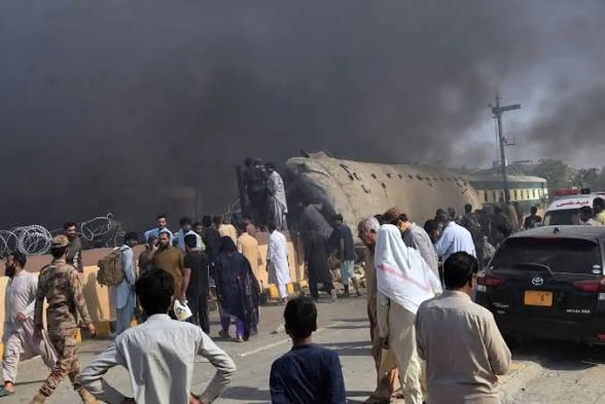 دست‌کم ۱۶ کشته در انفجار قطار مسافربری در پاکستان