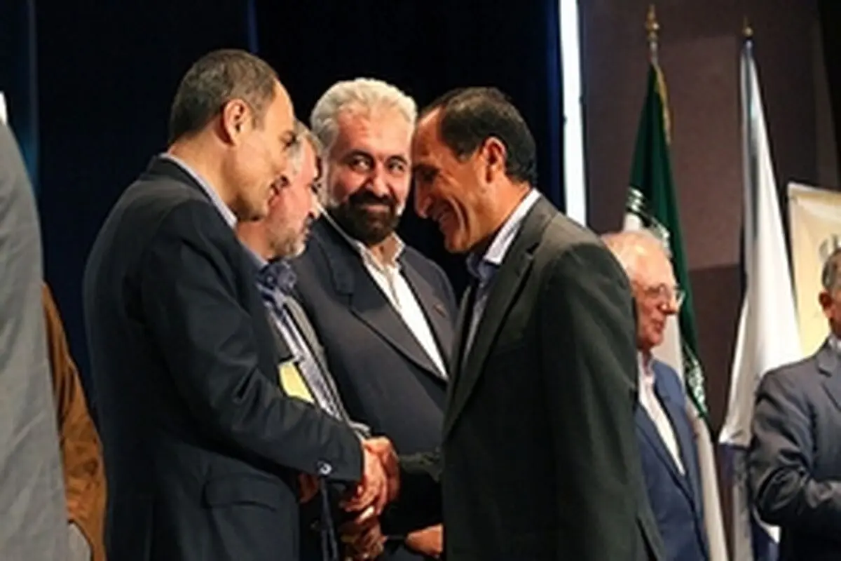 صدور بخشنامه های مختلف برای صنعت هر روزرقابت ها را سخت تر هم می کند