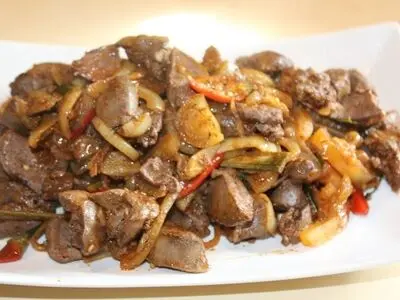 طرز تهیه خوراک جگر مرغ با سیب زمینی و قارچ