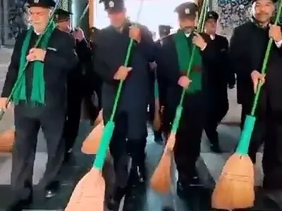 آیین جارو کشی حرم امام رضا (ع) را ببینید + فیلم