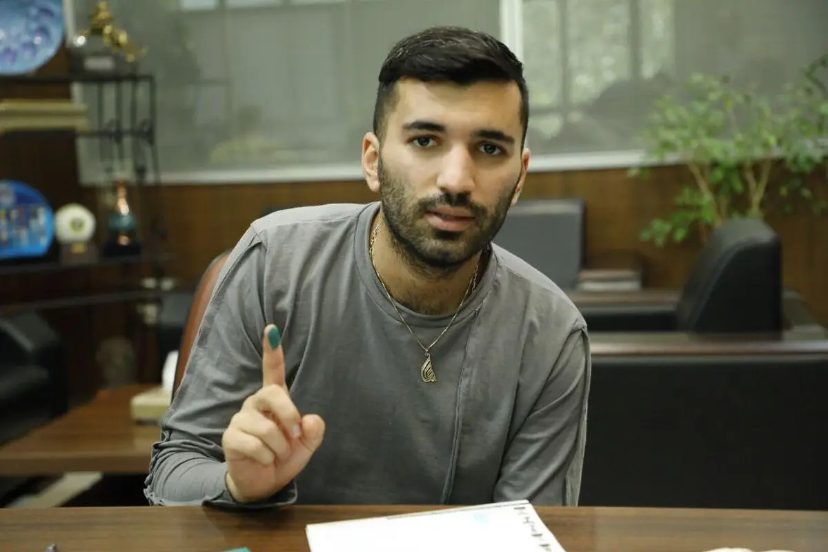 مسلمان با سپاهان تمدید کرد
