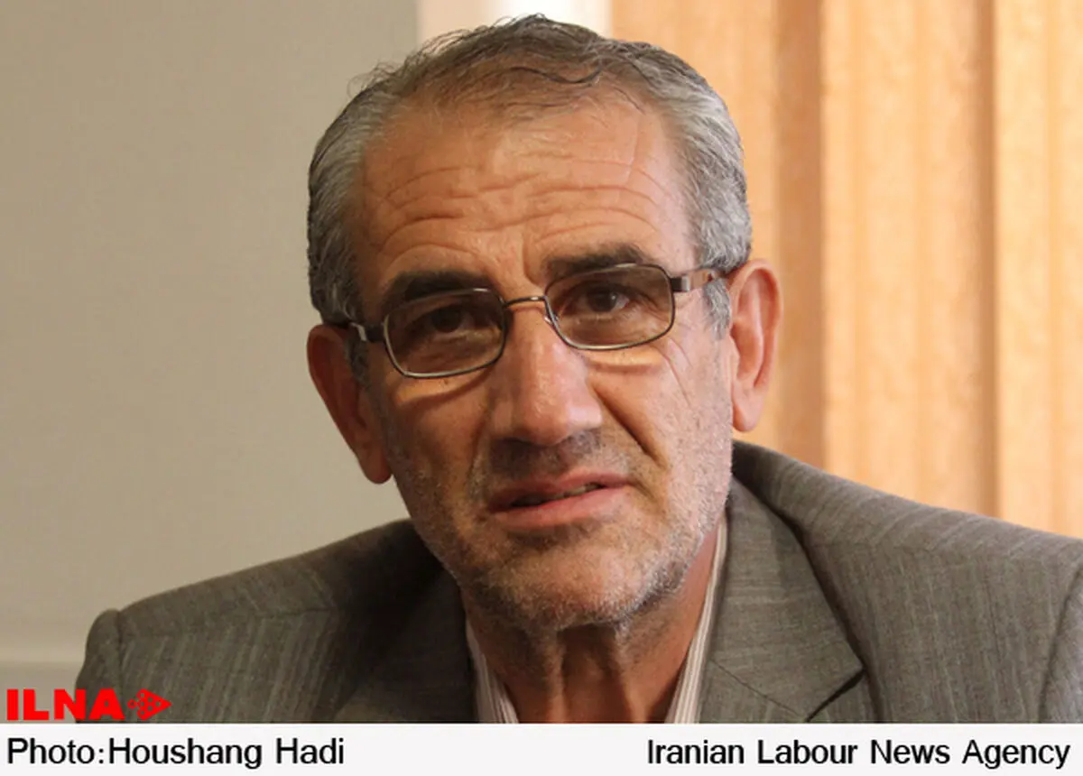 جبران نشدن اختلاف ۱۳ هزار تومانی نرخ ارز با افزایش ۱۰۰ درصدی دستمزد/ فقیر فقیر‌تر و غنی غنی‌تر می‌شود