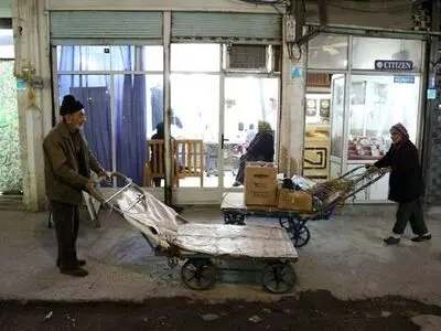 محرومیت کارگران باربر میادین تهران از شمول قانون کار/ وزیر کار ورود کند